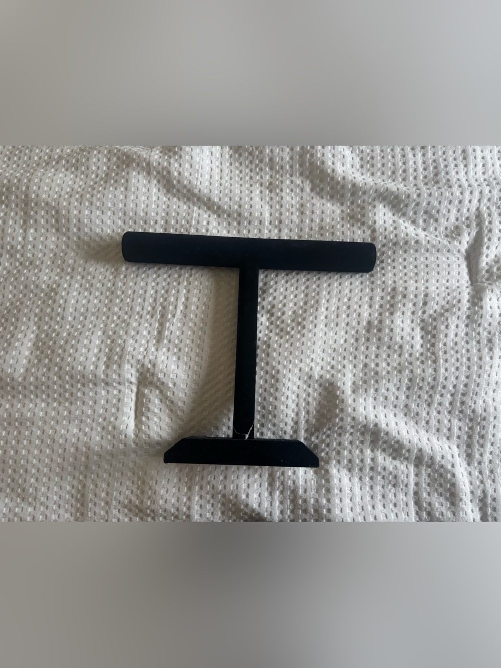Minimal Black T-Shaped Jewelry Stand